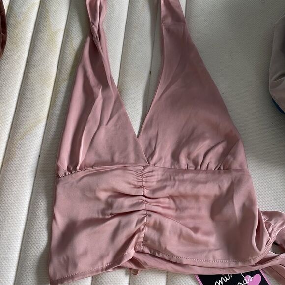 Crop top silk feeling tied in the back - Picture 3 of 3